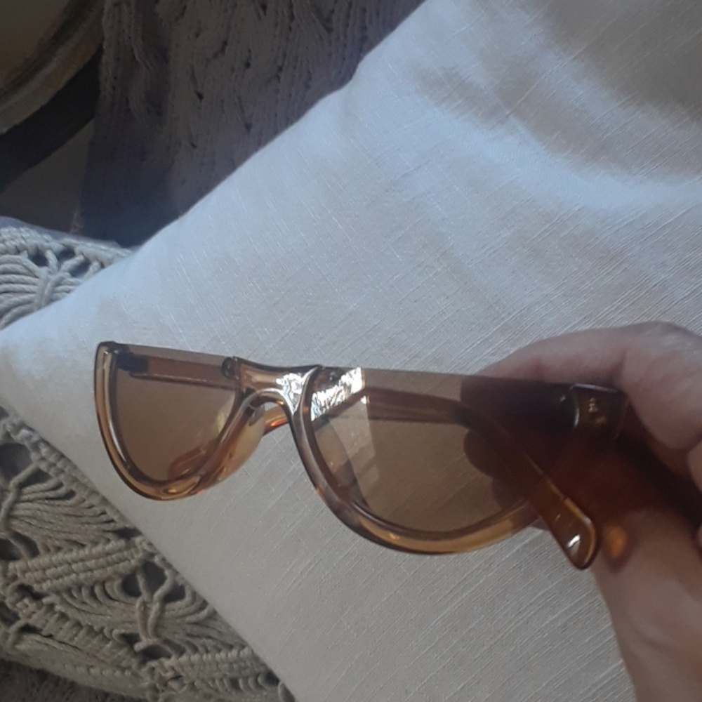 Off the runway sunglasses...hand polished - Picture 5 of 5